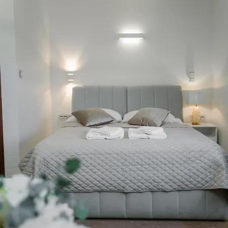 Kosmowski 3* Września