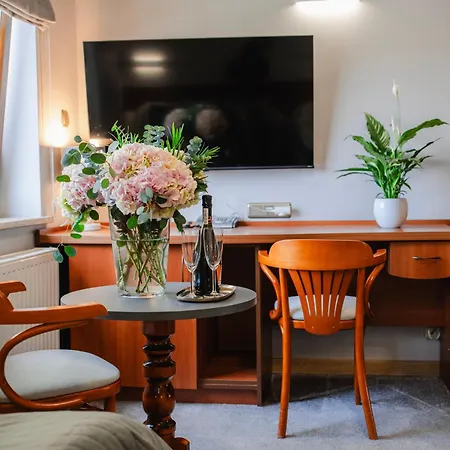 Kosmowski Hotel Wrzesnia
