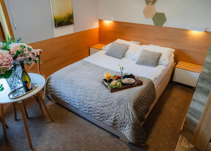 Kosmowski 3* Września